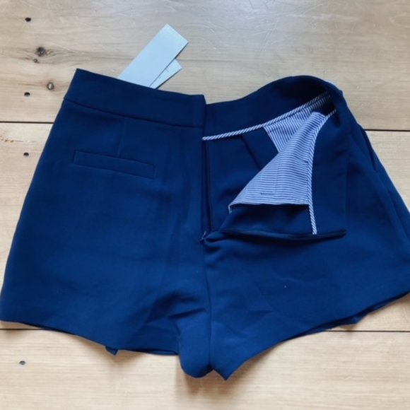 NWT Lacoste pleated "skirt" shorts - Picture 5 of 5